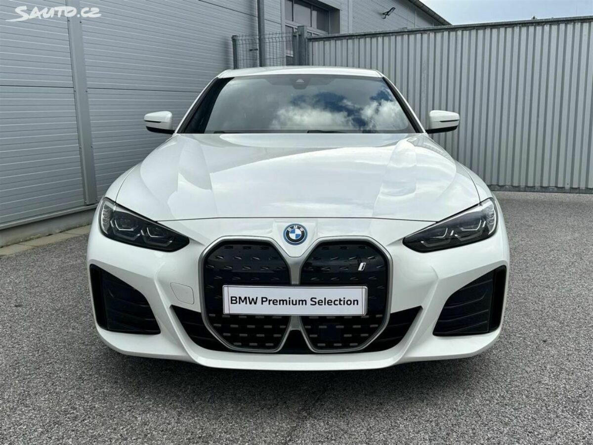 Fotografie vozu - klik pro zvětšení