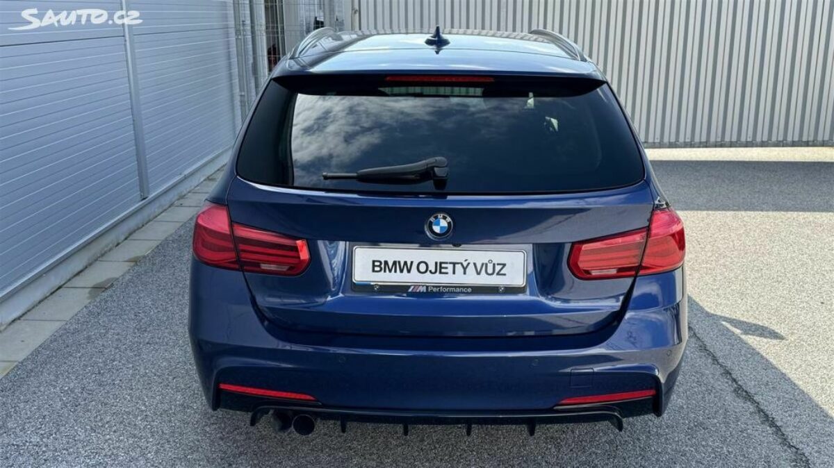 Fotografie vozu - klik pro zvětšení