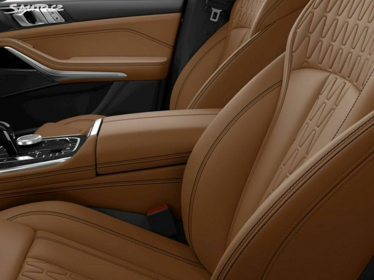 Fotografie vozu - klik pro zvětšení