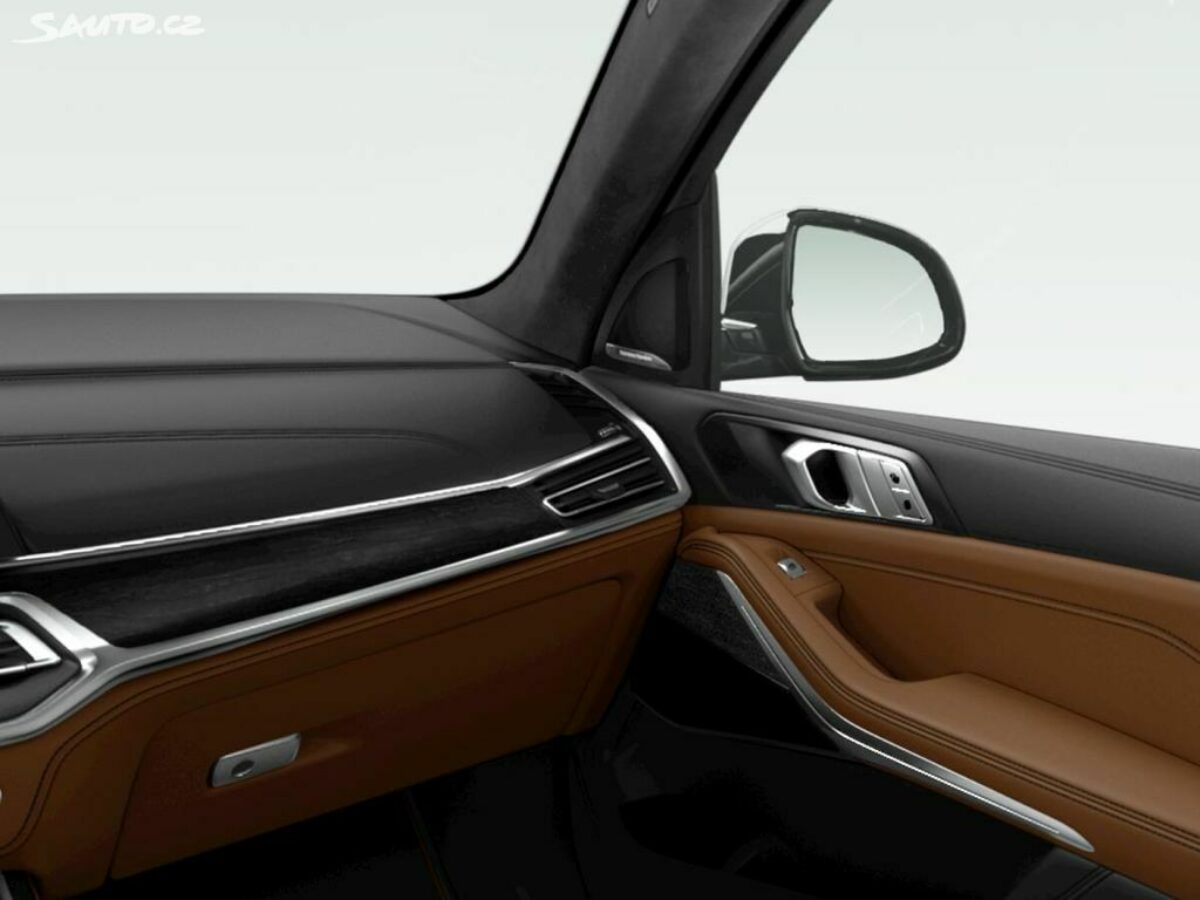 Fotografie vozu - klik pro zvětšení