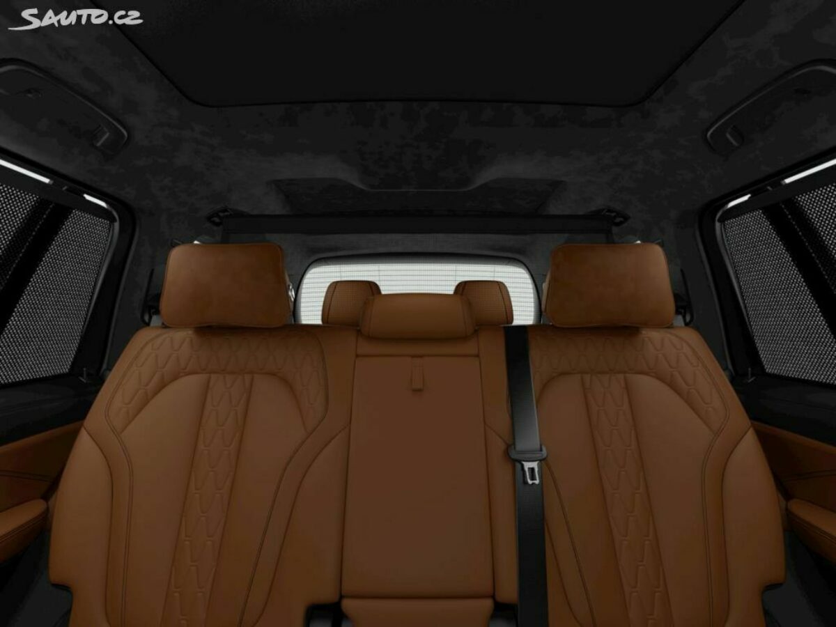 Fotografie vozu - klik pro zvětšení