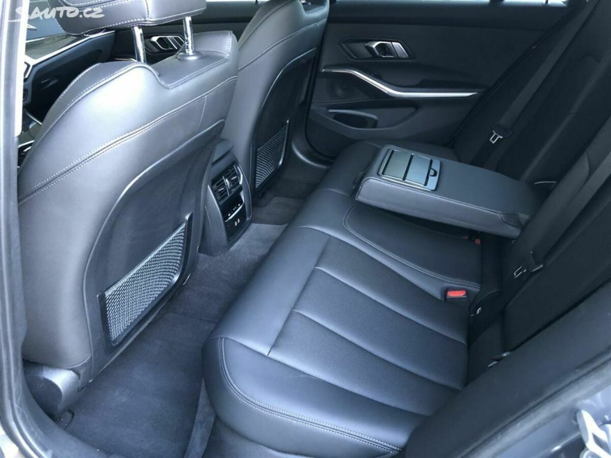 Fotografie vozu - klik pro zvětšení