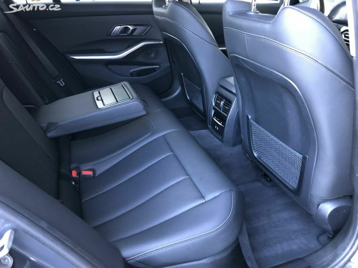 Fotografie vozu - klik pro zvětšení