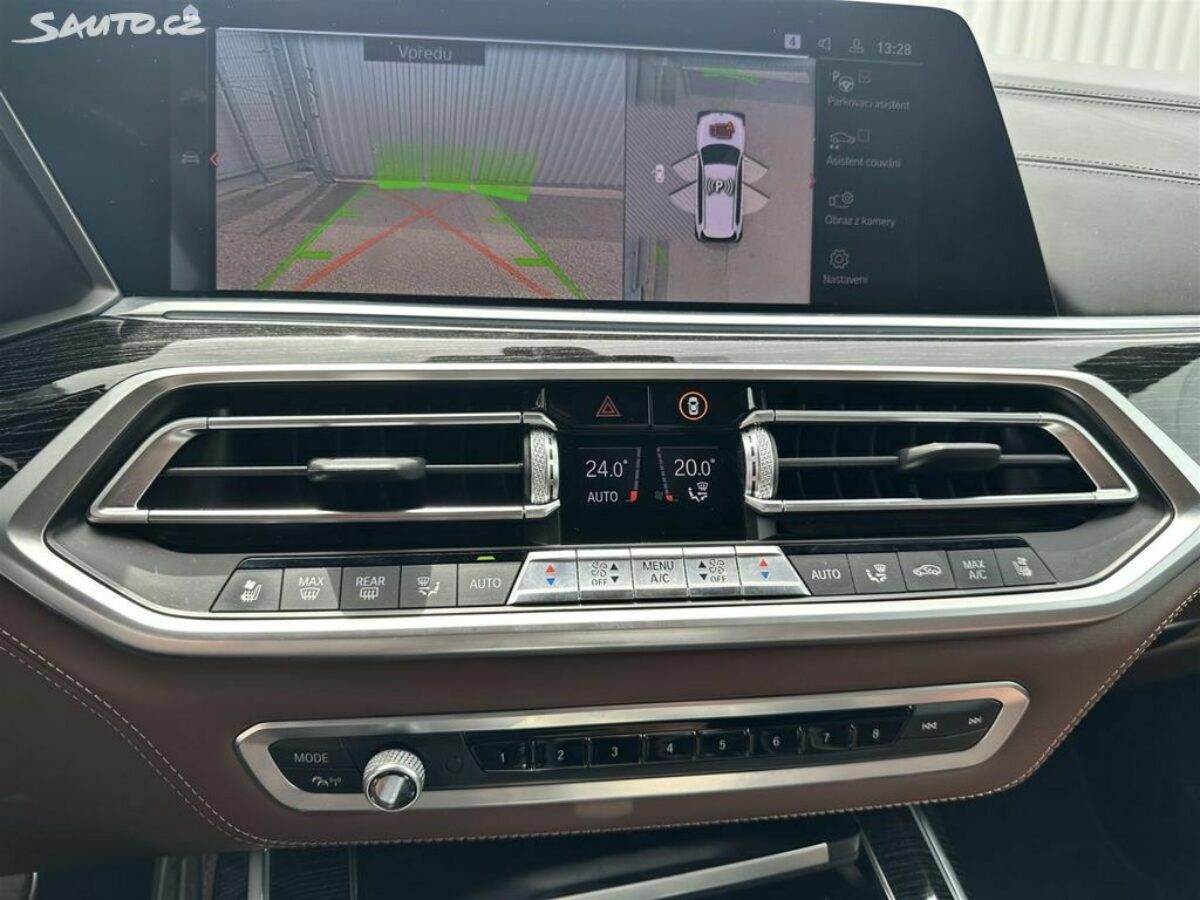 Fotografie vozu - klik pro zvětšení