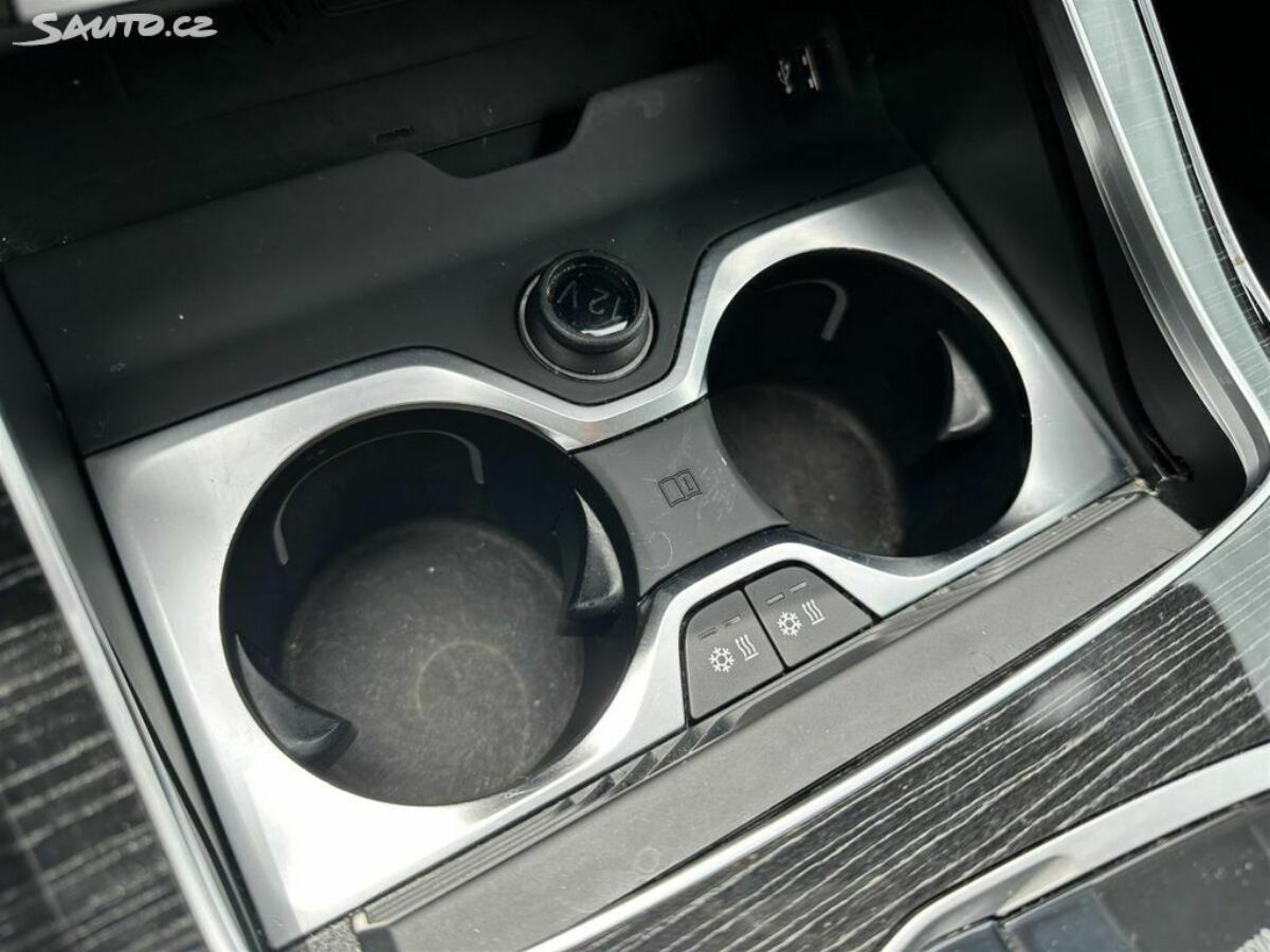 Fotografie vozu - klik pro zvětšení