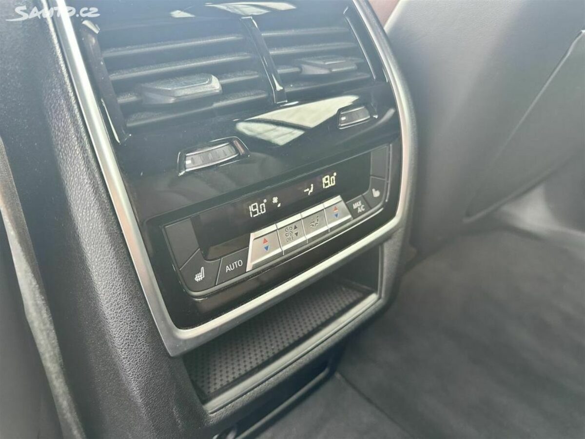 Fotografie vozu - klik pro zvětšení