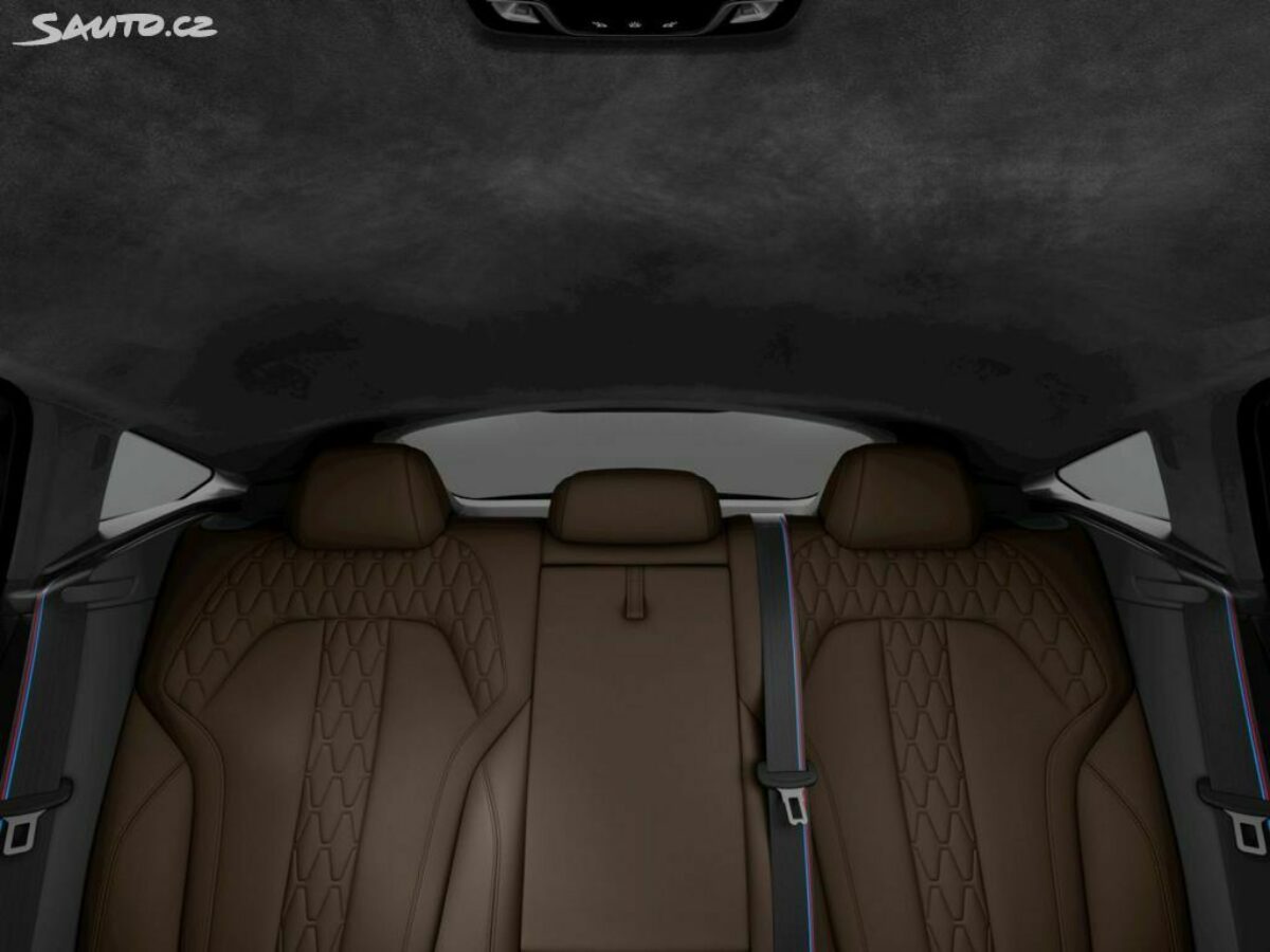 Fotografie vozu - klik pro zvětšení