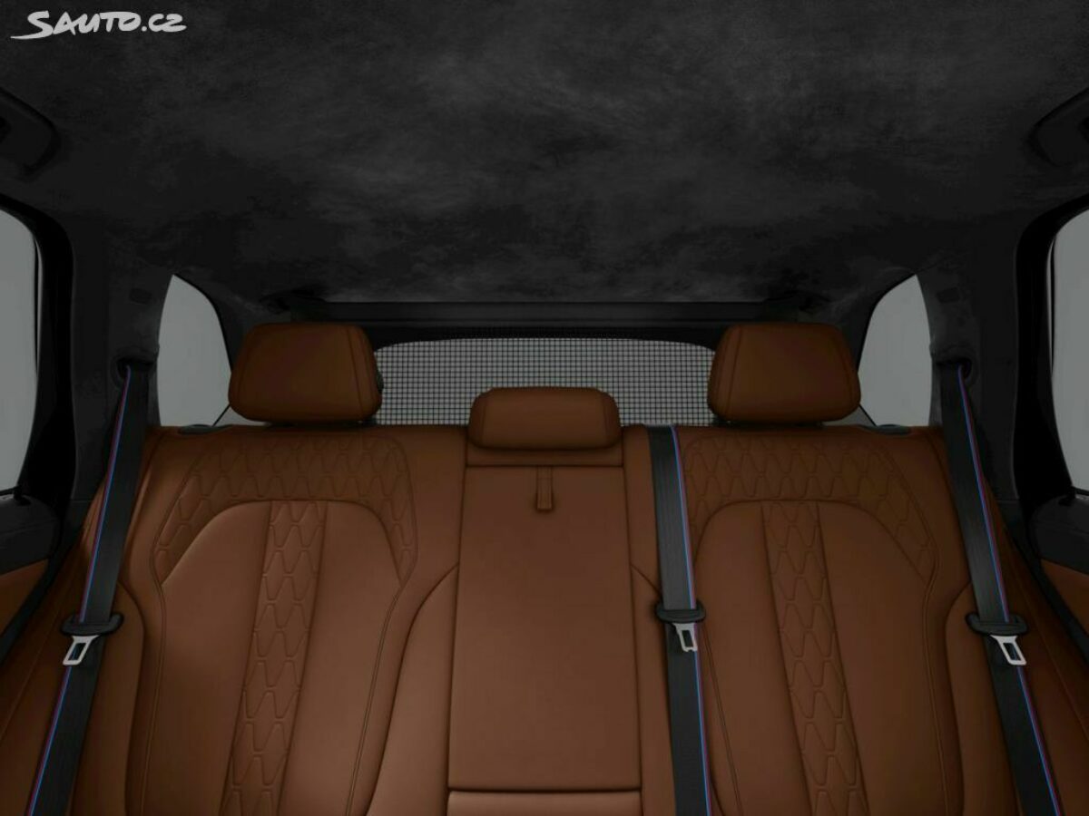 Fotografie vozu - klik pro zvětšení