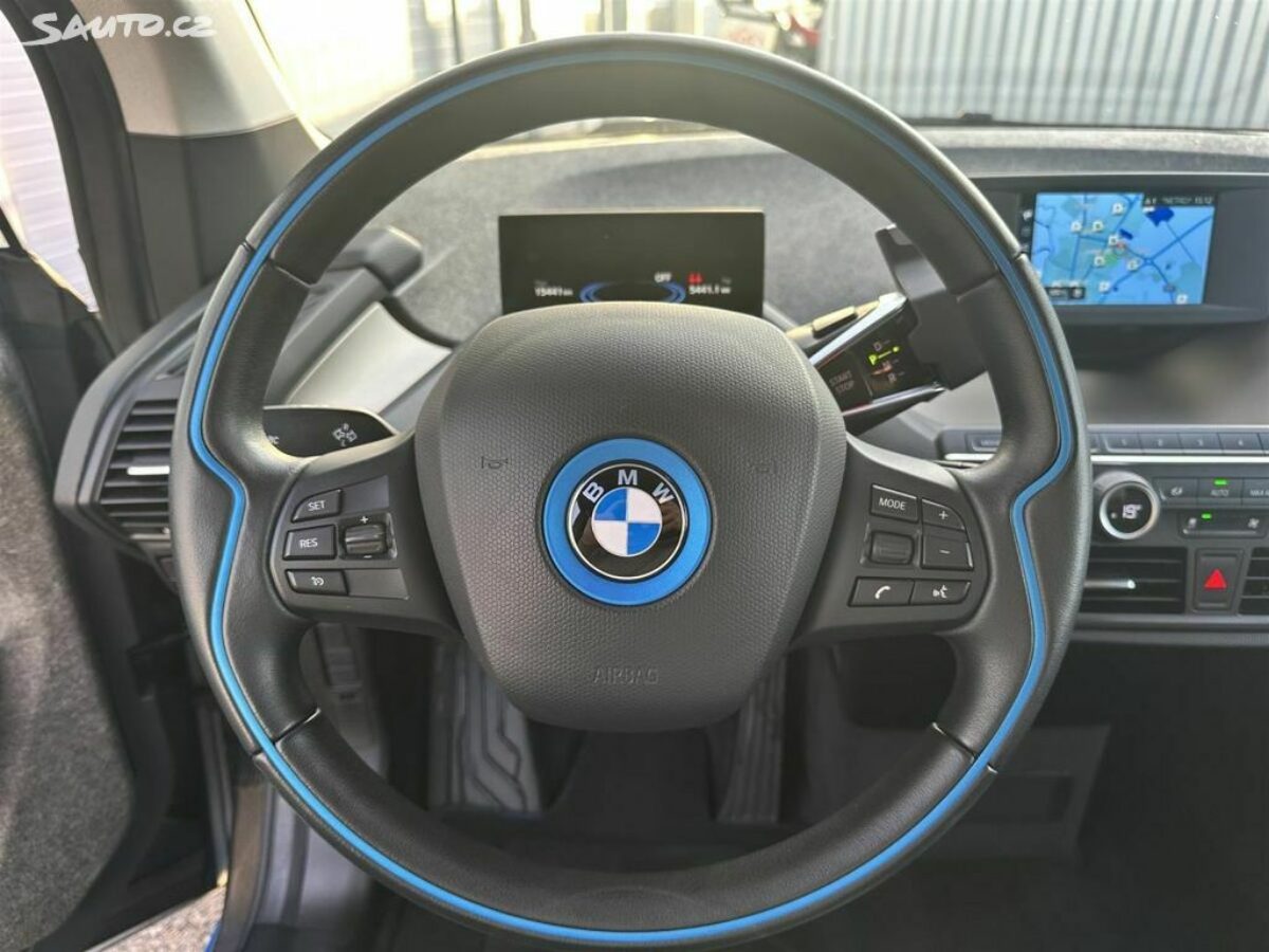 Fotografie vozu - klik pro zvětšení