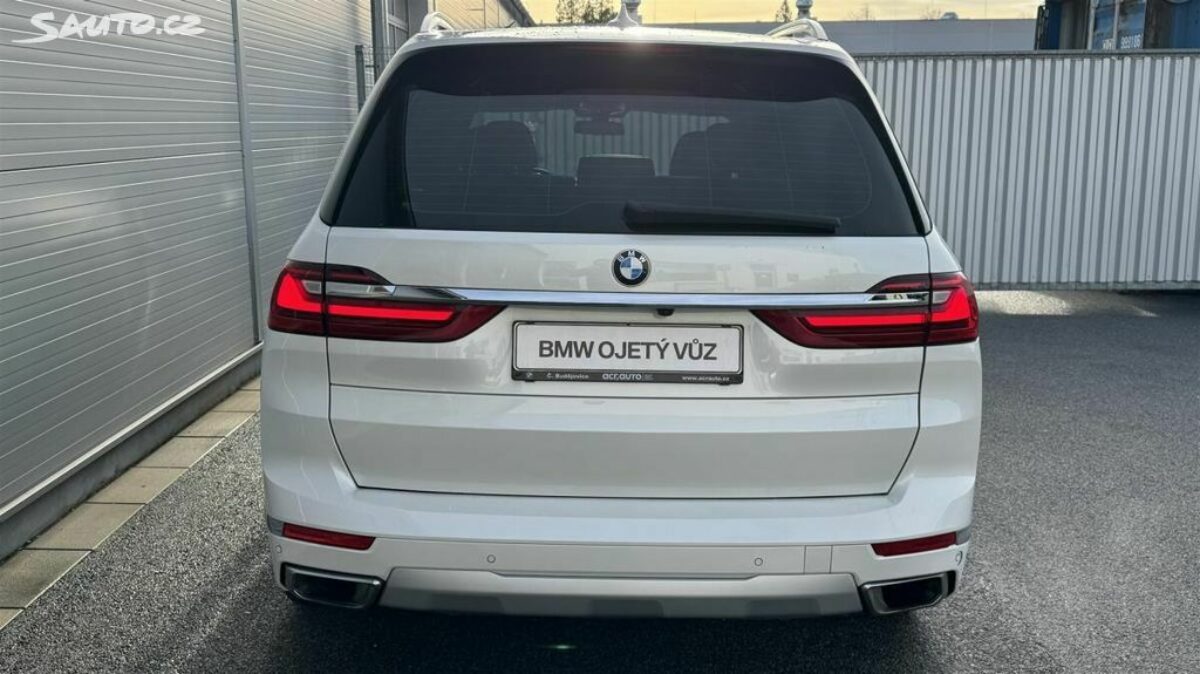 Fotografie vozu - klik pro zvětšení