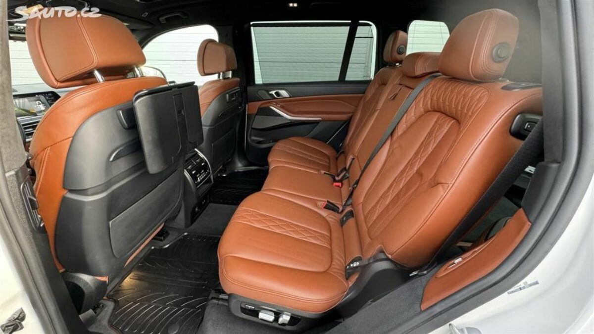 Fotografie vozu - klik pro zvětšení