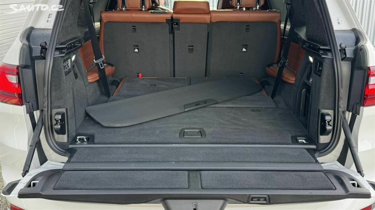 Fotografie vozu - klik pro zvětšení