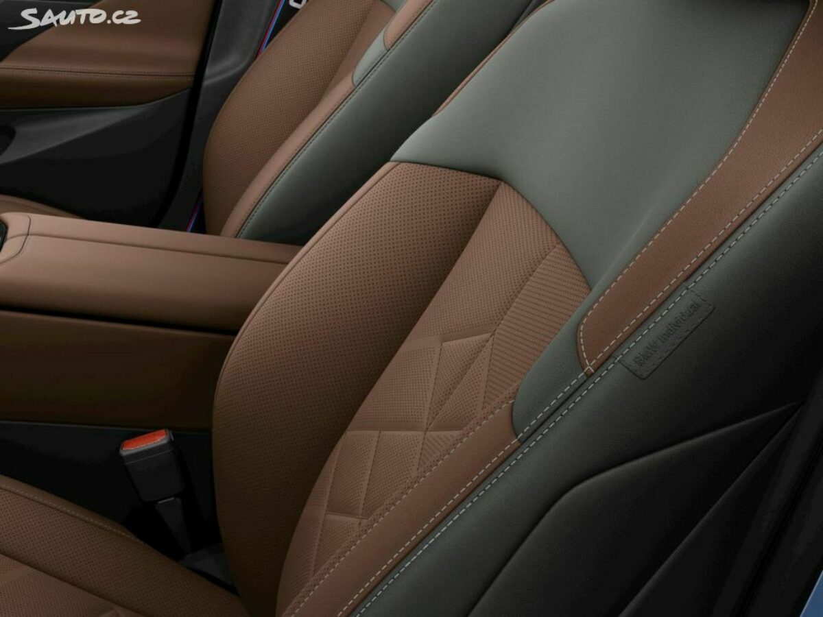 Fotografie vozu - klik pro zvětšení