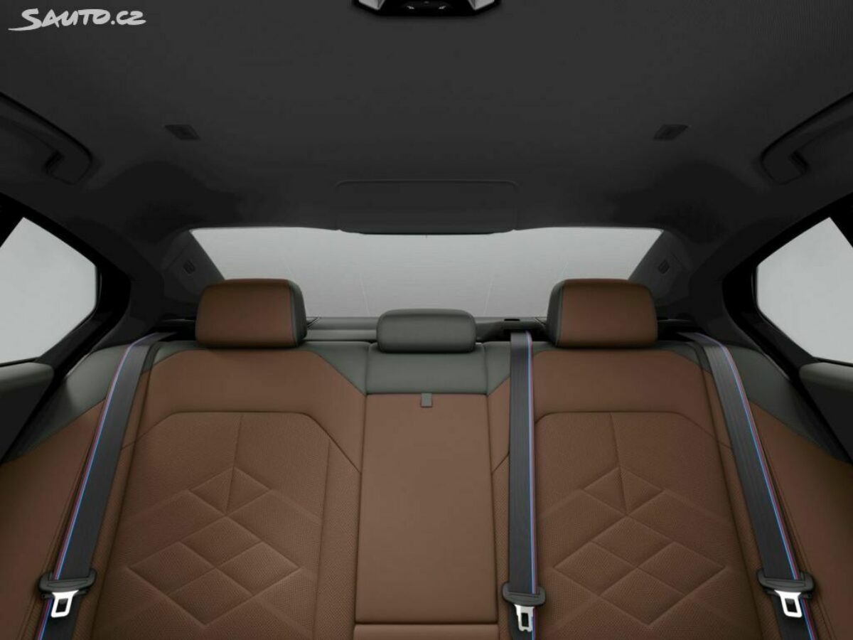 Fotografie vozu - klik pro zvětšení