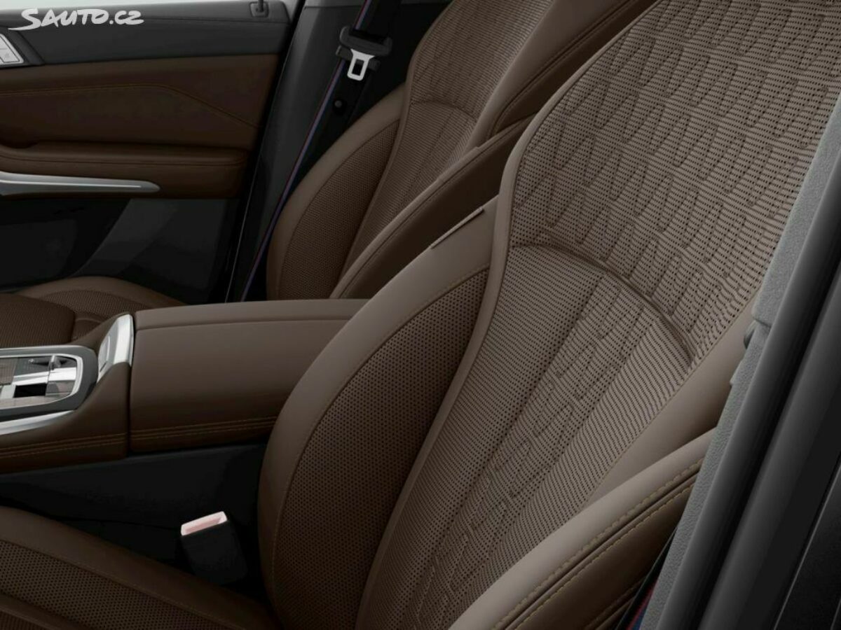 Fotografie vozu - klik pro zvětšení