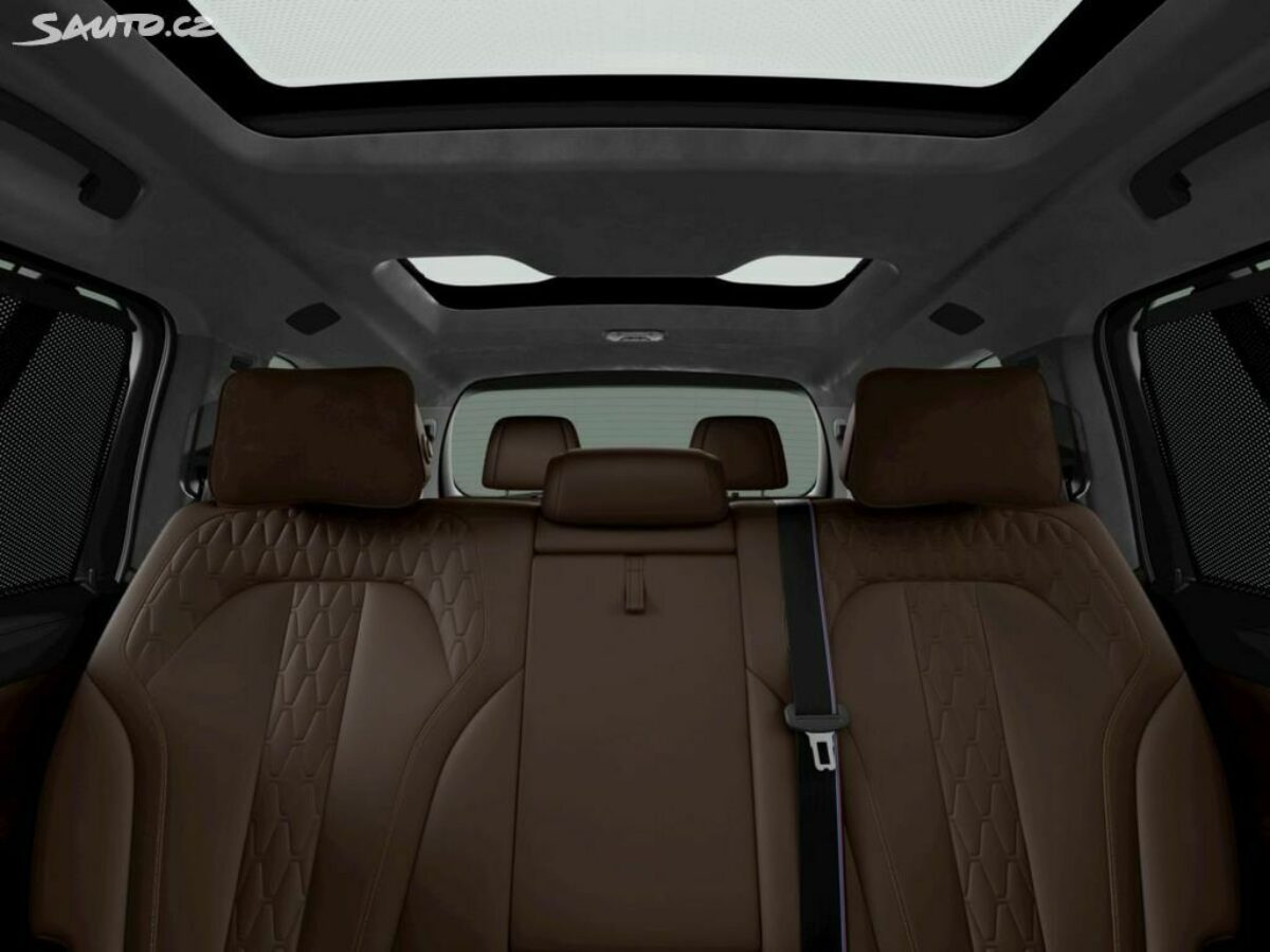 Fotografie vozu - klik pro zvětšení