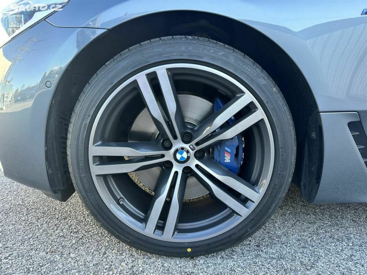 Fotografie vozu - klik pro zvětšení