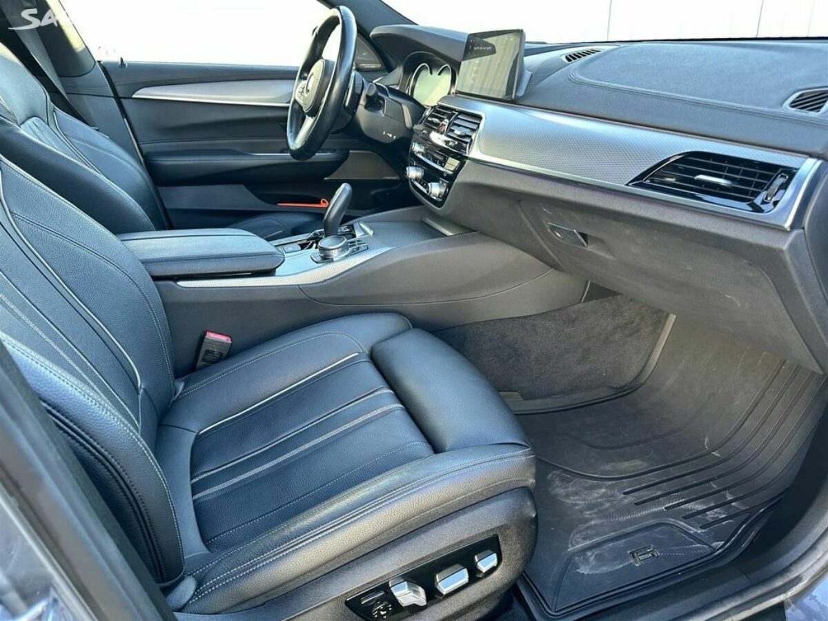 Fotografie vozu - klik pro zvětšení