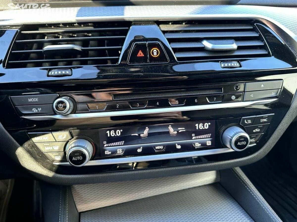 Fotografie vozu - klik pro zvětšení