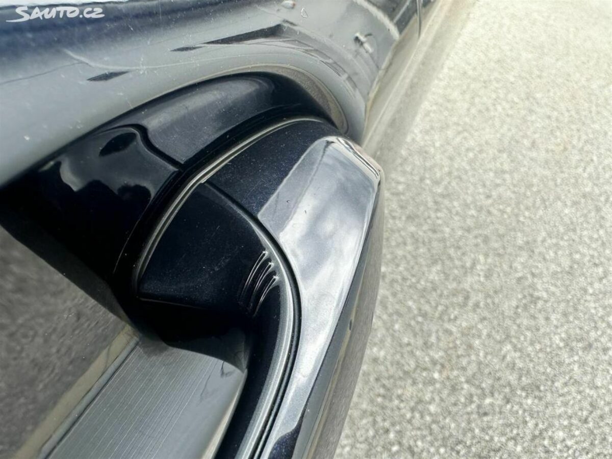 Fotografie vozu - klik pro zvětšení