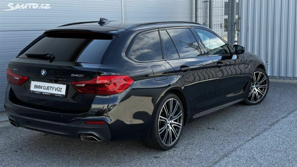 Fotografie vozu - klik pro zvětšení