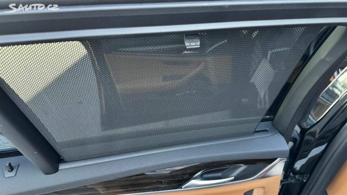 Fotografie vozu - klik pro zvětšení