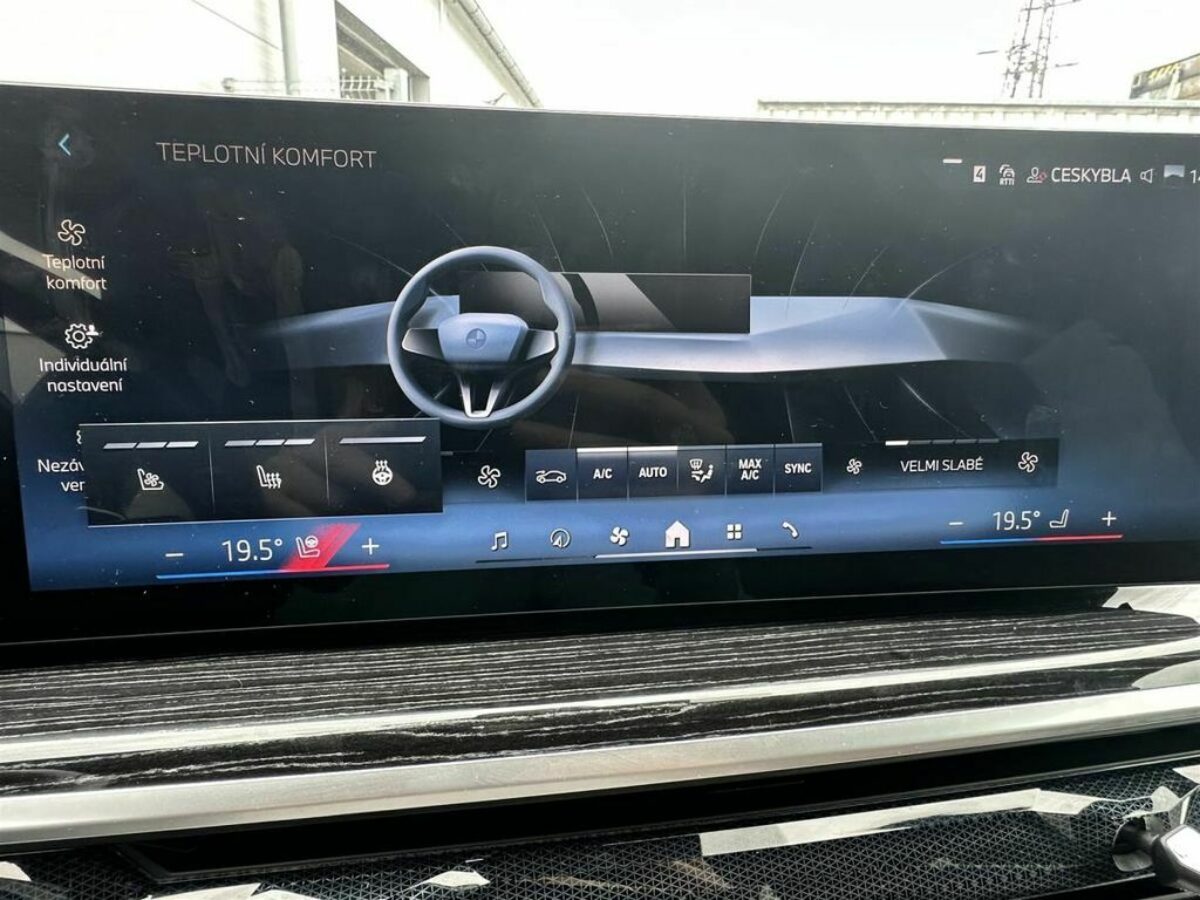 Fotografie vozu - klik pro zvětšení