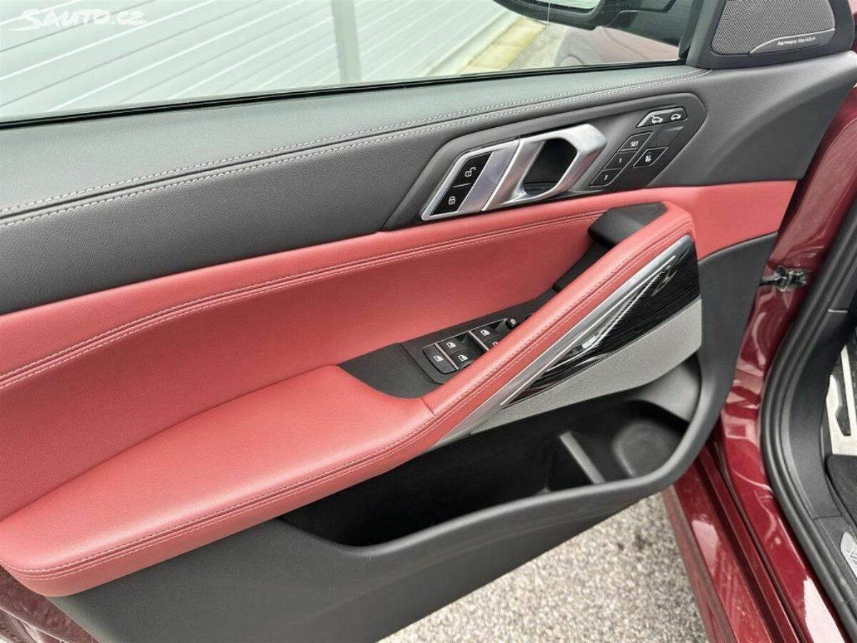 Fotografie vozu - klik pro zvětšení