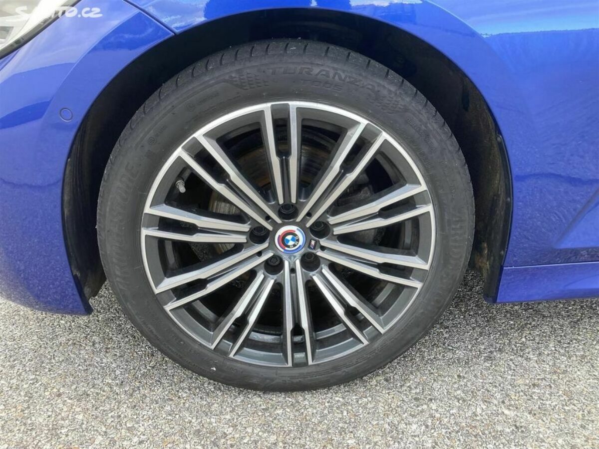 Fotografie vozu - klik pro zvětšení