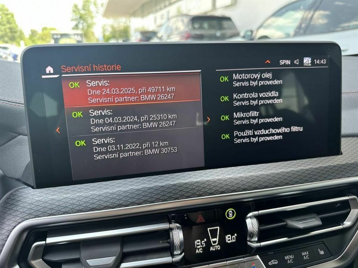 Fotografie vozu - klik pro zvětšení