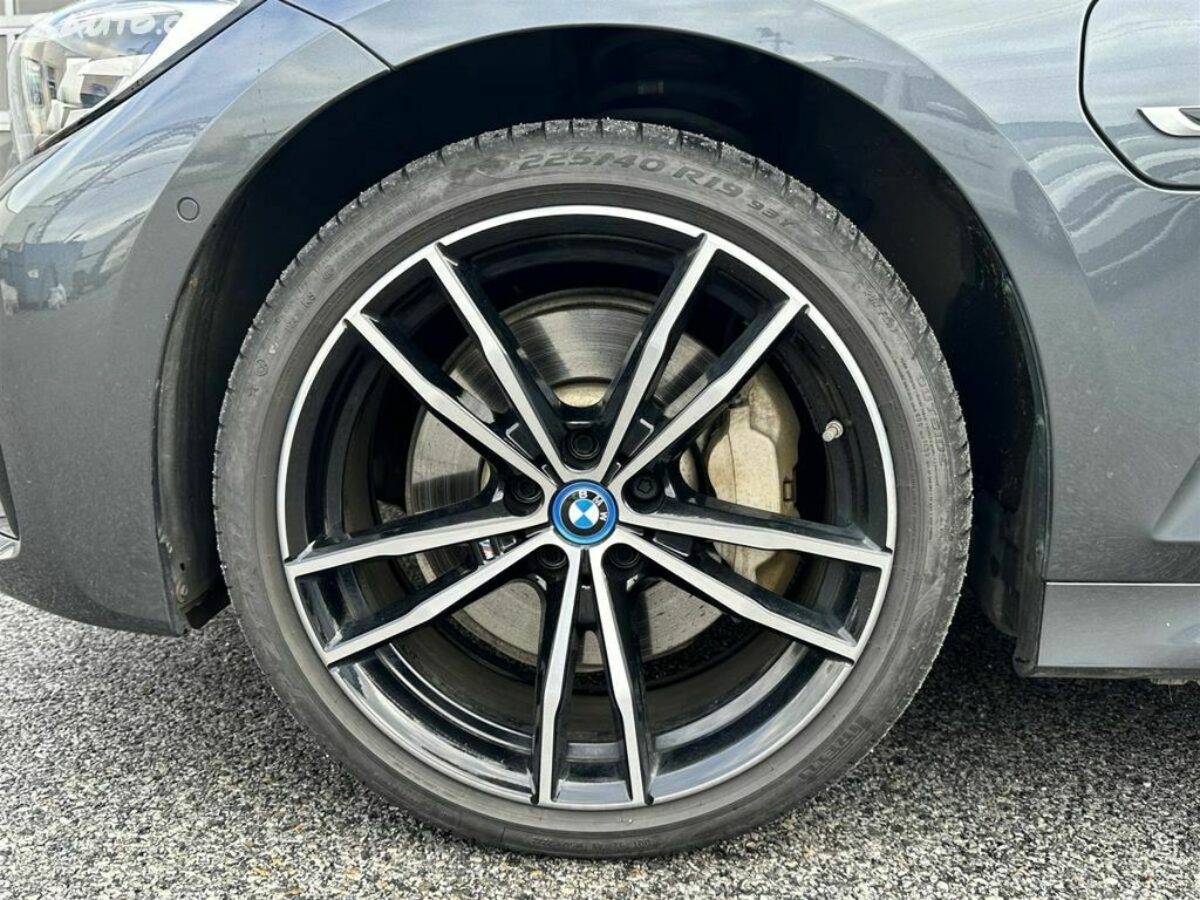 Fotografie vozu - klik pro zvětšení