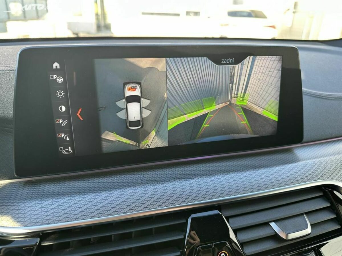 Fotografie vozu - klik pro zvětšení