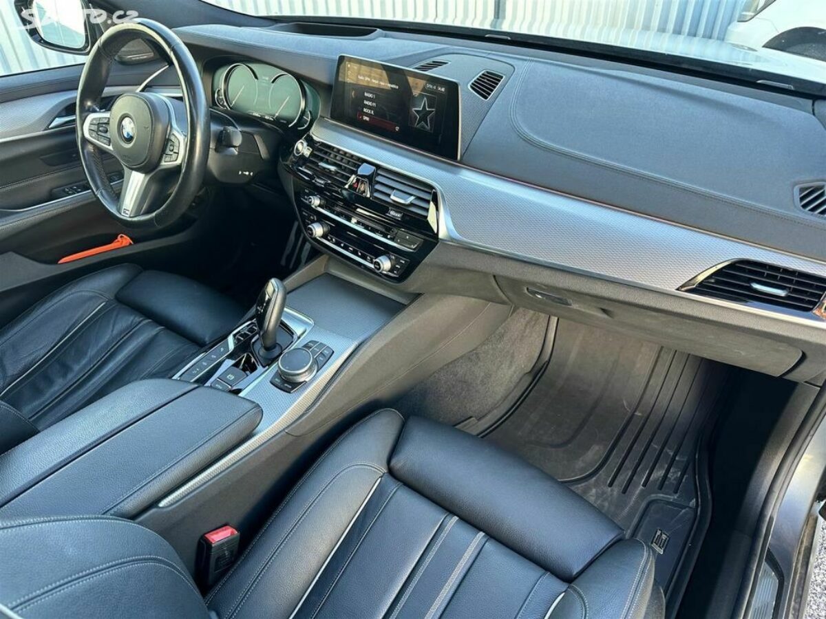 Fotografie vozu - klik pro zvětšení