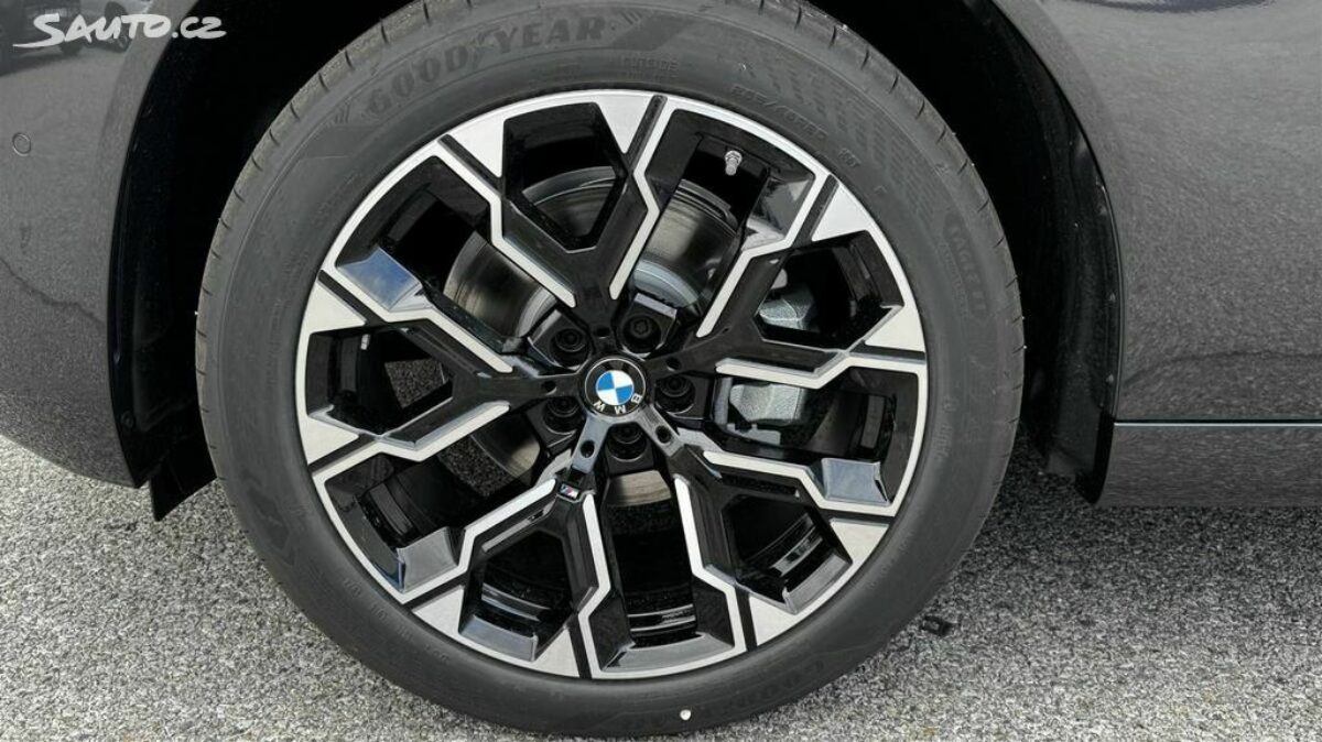 Fotografie vozu - klik pro zvětšení