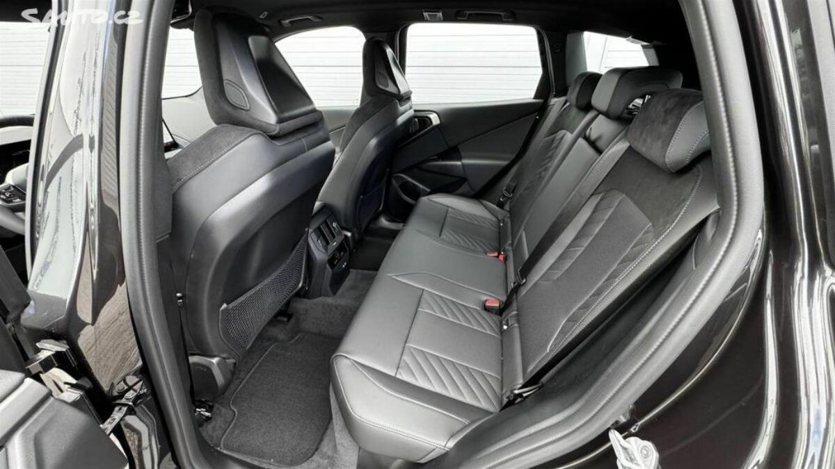 Fotografie vozu - klik pro zvětšení