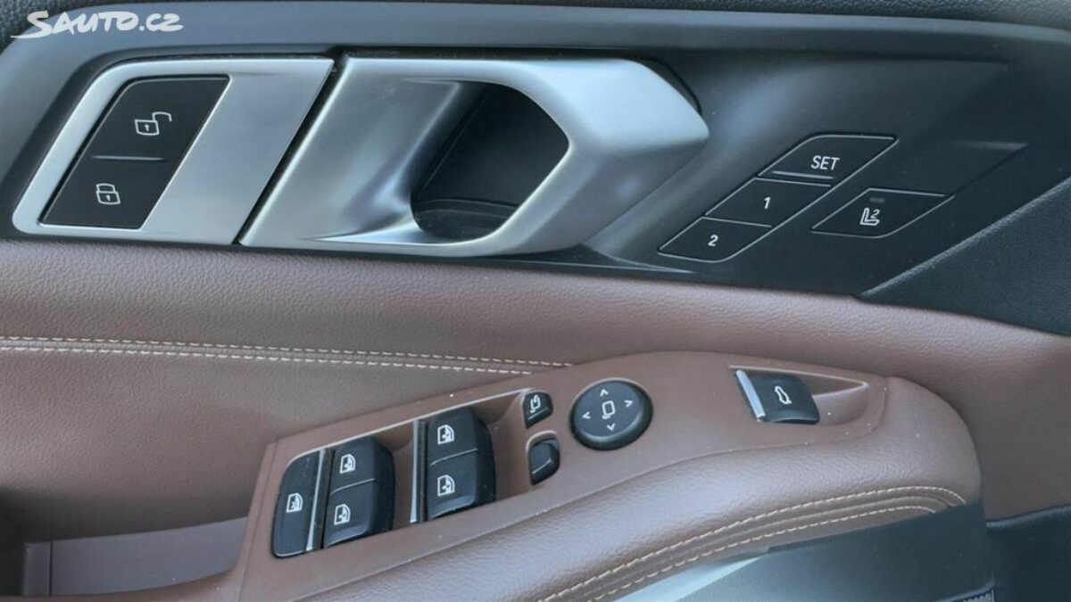 Fotografie vozu - klik pro zvětšení