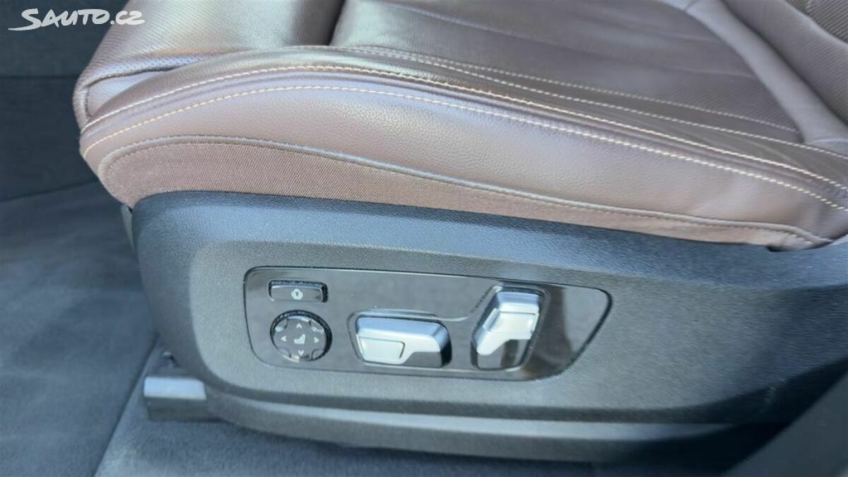 Fotografie vozu - klik pro zvětšení