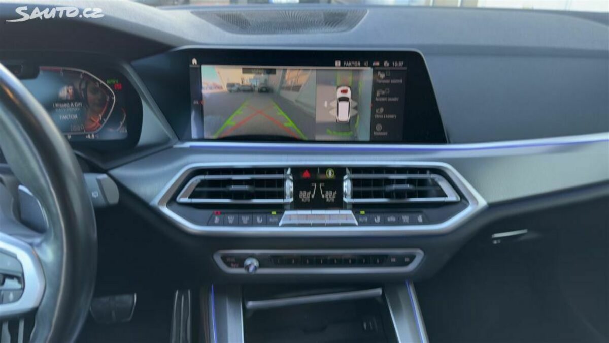 Fotografie vozu - klik pro zvětšení