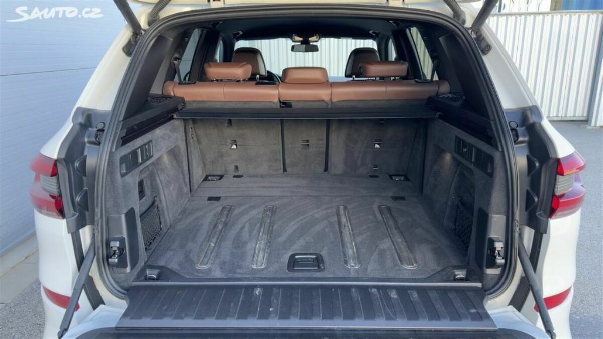 Fotografie vozu - klik pro zvětšení