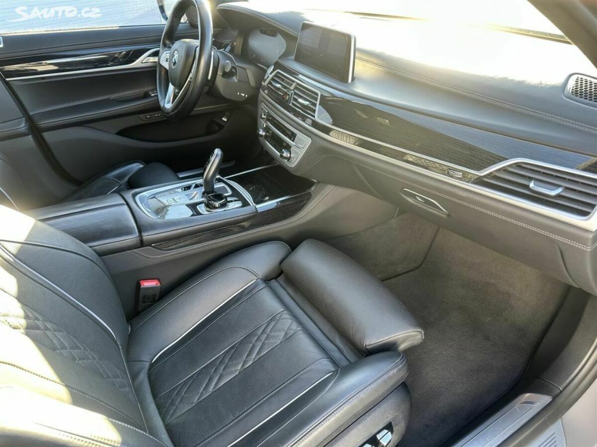 Fotografie vozu - klik pro zvětšení