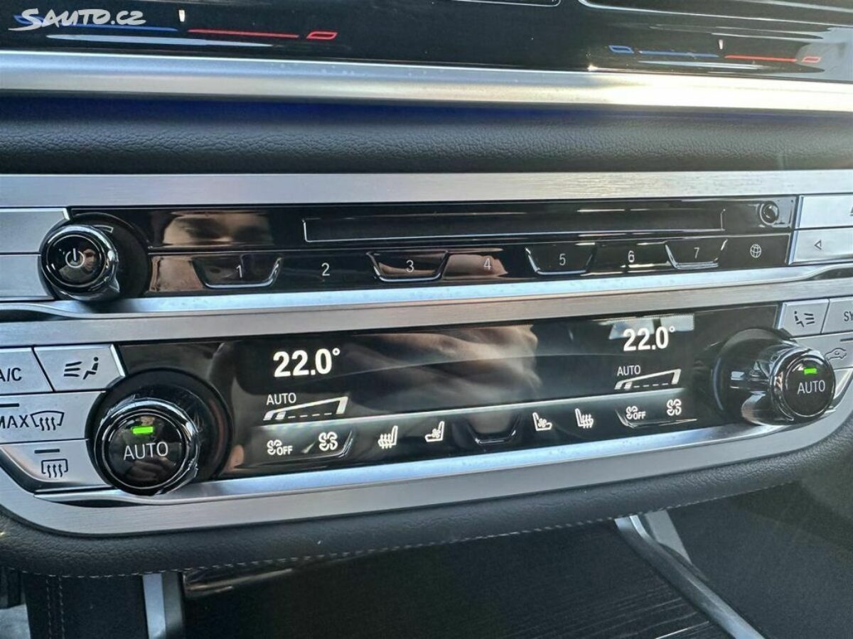 Fotografie vozu - klik pro zvětšení