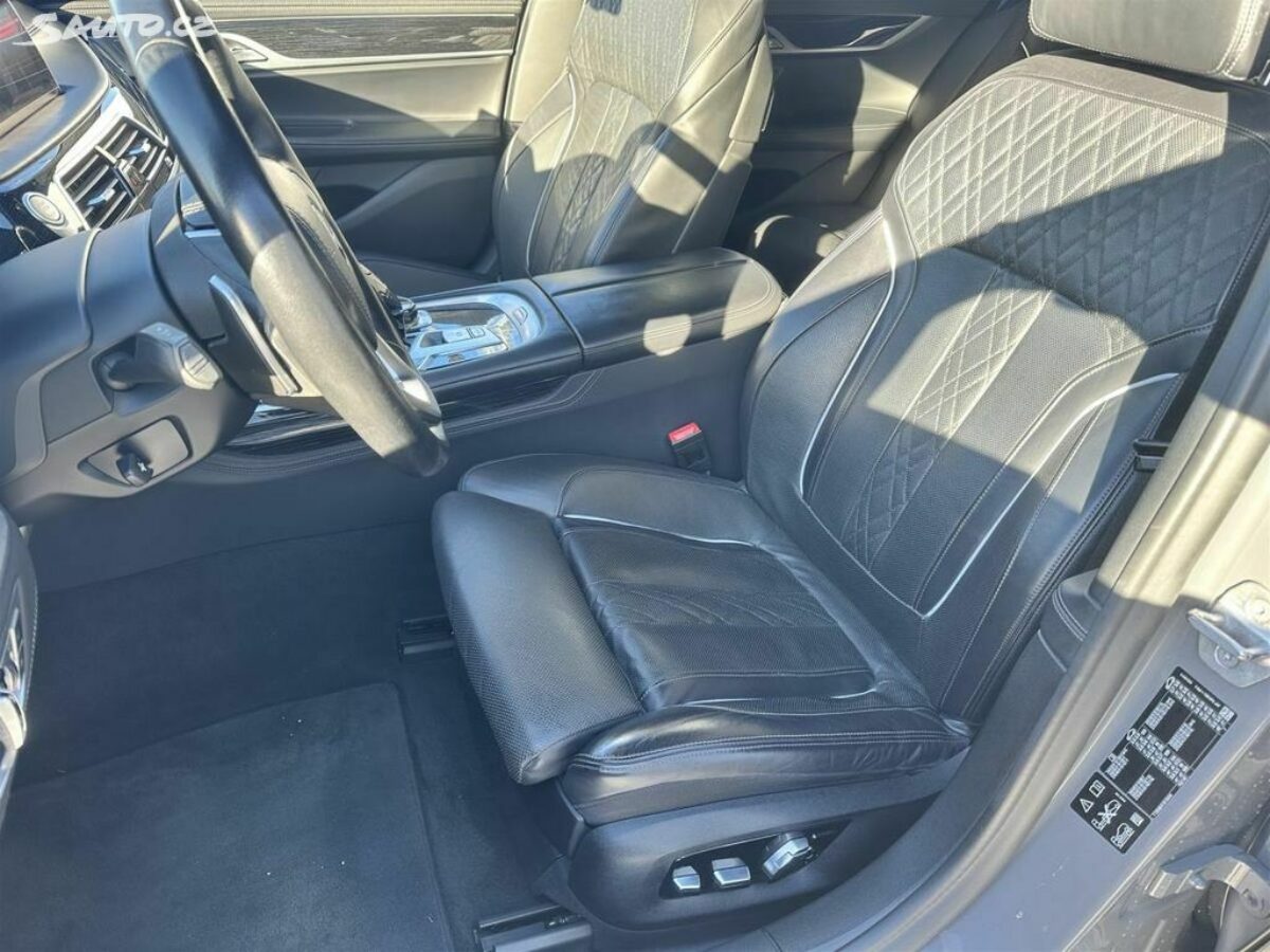 Fotografie vozu - klik pro zvětšení