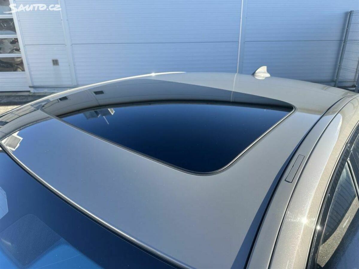 Fotografie vozu - klik pro zvětšení