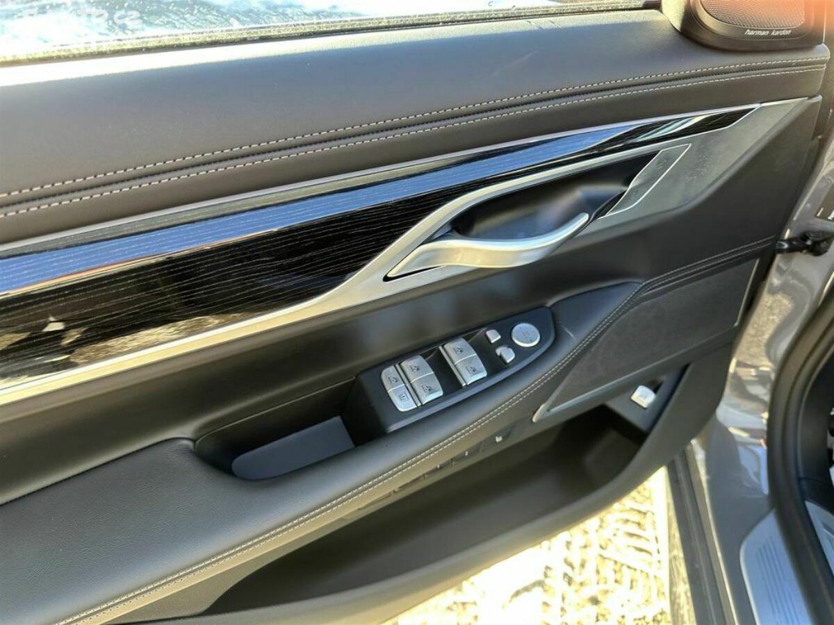 Fotografie vozu - klik pro zvětšení