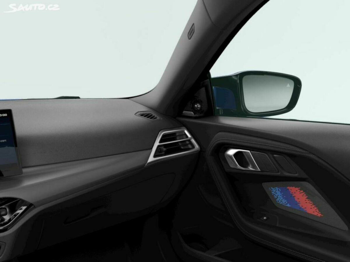 Fotografie vozu - klik pro zvětšení