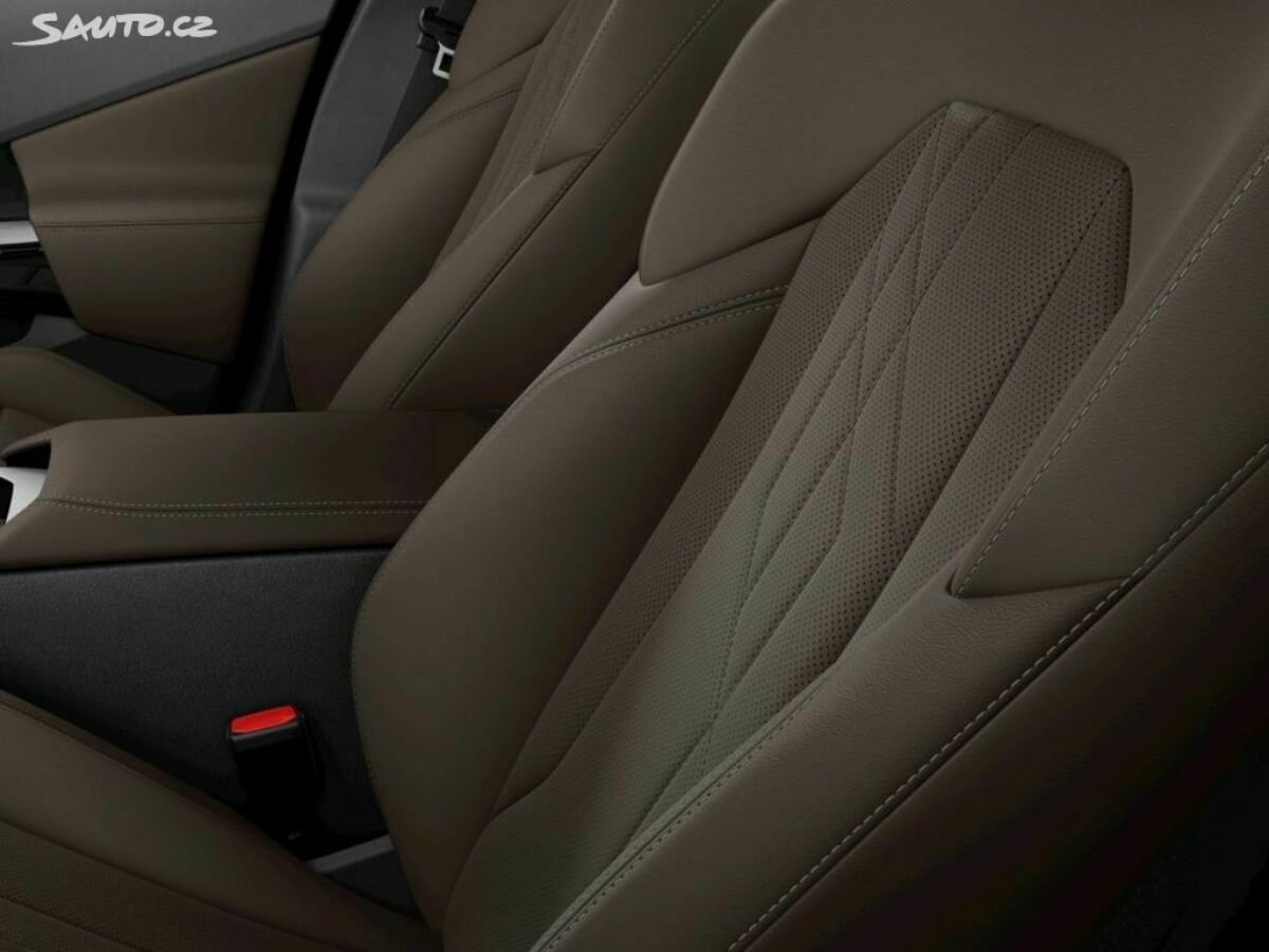 Fotografie vozu - klik pro zvětšení