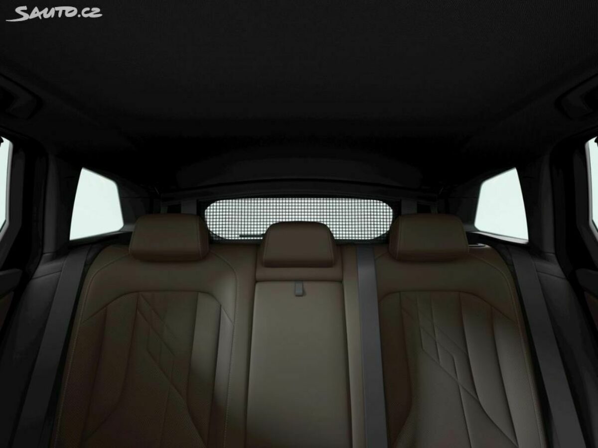 Fotografie vozu - klik pro zvětšení