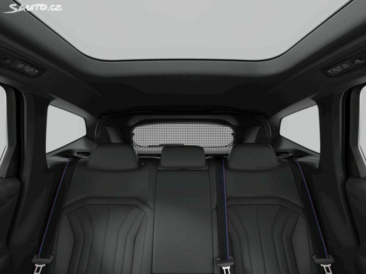 Fotografie vozu - klik pro zvětšení