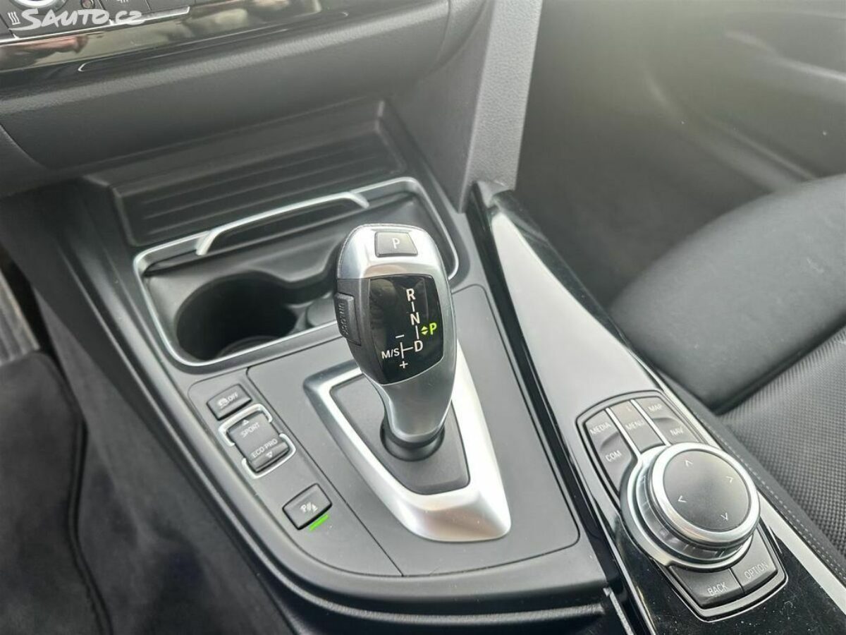 Fotografie vozu - klik pro zvětšení