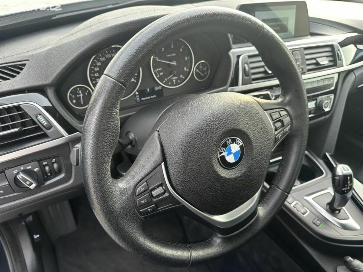 Fotografie vozu - klik pro zvětšení